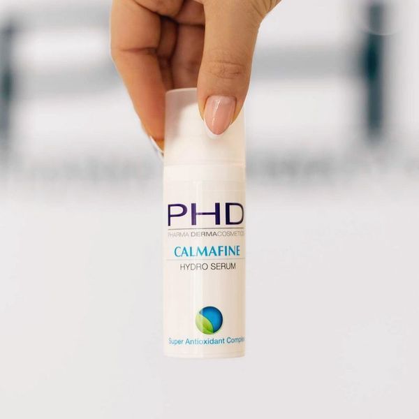 Зволожуюча сироватка для обличчя і зони навколо очей PHD
CALMAFINE HYDRO SERUM 50 мл A00585 фото